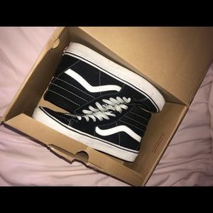 black sk8-hi vans